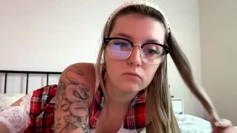 leeannerose online show from May 27, 11:24 pm