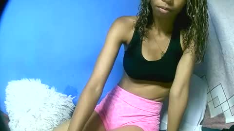 Snapshot of leeromi chatting on February 19, 2:46 pm leeromi online show from February 19, 2:46 pm