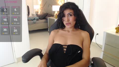 Snapshot of leethompson_ chatting on December 26, 7:05 pm Leet  online show from December 26, 7:05 pm