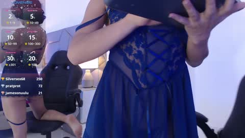 Snapshot of leethompson_ chatting on January 13, 3:04 pm Leet  online show from January 13, 3:04 pm