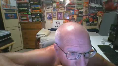 Snapshot of leezamm1132 chatting on April 25, 10:07 am leezamm1132 online show from April 25, 10:07 am