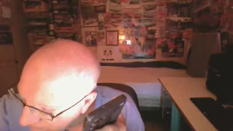 Snapshot of leezamm1132 chatting on May 3, 1:28 pm leezamm1132 online show from May 3, 1:28 pm