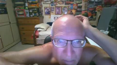 Snapshot of leezamm1132 chatting on May 27, 1:35 am leezamm1132 online show from May 27, 1:35 am