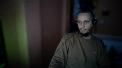 Snapshot of lefrenchiies chatting on November 18, 7:24 am lefrenchiies online show from November 18, 7:24 am