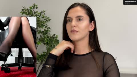 Elle  online show from October 28, 11:36 am