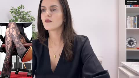 Elle  online show from November 11, 3:23 pm