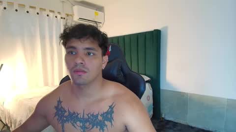  Lei  online show from November 22, 9:25 pm