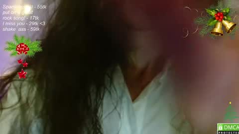 Snapshot of leia_bell chatting on December 7, 4:36 pm hey Im Leia and I love rock  online show from December 7, 4:36 pm