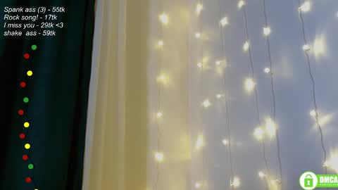 Snapshot of leia_bell chatting on February 9, 5:33 pm hey Im Leia and I love rock  online show from February 9, 5:33 pm