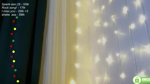 Snapshot of leia_bell chatting on March 2, 9:22 pm hey Im Leia and I love rock  online show from March 2, 9:22 pm