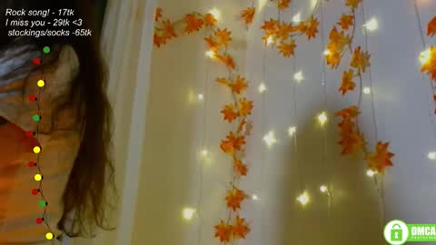 Snapshot of leia_bell chatting on October 4, 7:01 pm hey Im Leia and I love rock  online show from October 4, 7:01 pm