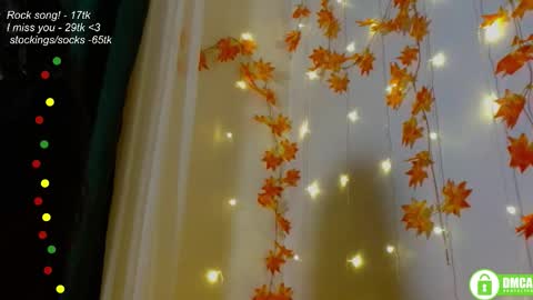 Snapshot of leia_bell chatting on October 11, 7:12 pm hey Im Leia and I love rock  online show from October 11, 7:12 pm