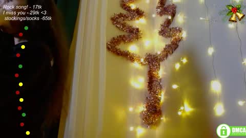 hey Im Leia and I love rock  online show from December 5, 8:16 pm