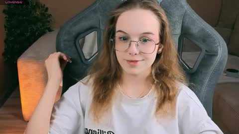 Snapshot of leiamurphy chatting on May 10, 1:27 pm Leia online show from May 10, 1:27 pm
