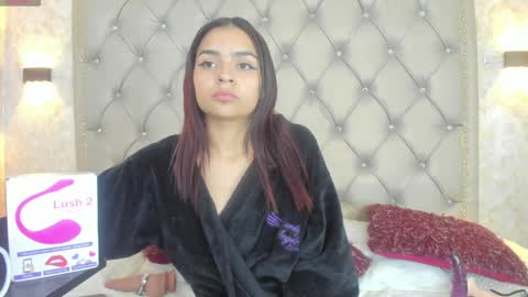 Snapshot of leigh_angels chatting on December 20, 5:57 am LEIGH ANGELS online show from December 20, 5:57 am