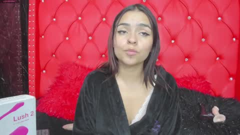 Snapshot of leigh_angels chatting on December 23, 1:18 am LEIGH ANGELS online show from December 23, 1:18 am