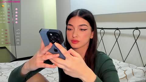 Leila online show from January 16, 6:48 pm