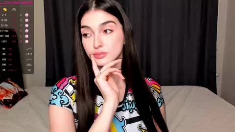 Leila online show from April 14, 5:52 pm