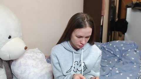 leila_bambi_ online show from December 9, 3:33 pm