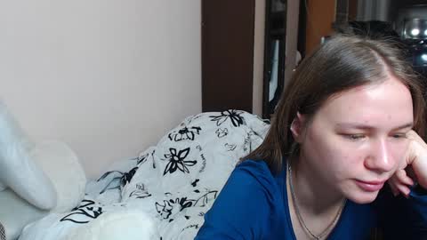 leila_bambi_ online show from December 24, 7:00 pm