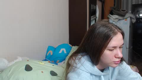 leila_bambi_ online show from January 15, 4:21 pm