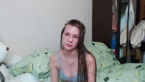 leila_bambi_ online show from January 19, 11:21 pm