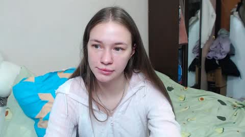 leila_bambi_ online show from January 21, 10:30 pm