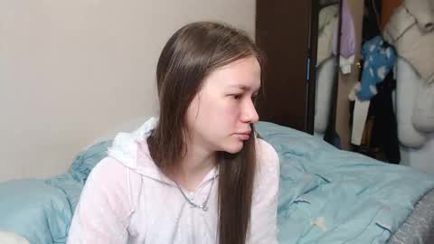 leila_bambi_ online show from February 12, 4:33 pm