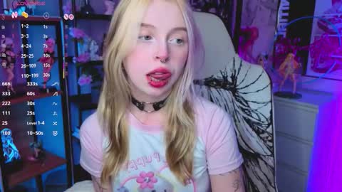 Leila online show from October 15, 4:07 pm