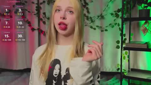 Leila online show from February 15, 3:09 pm