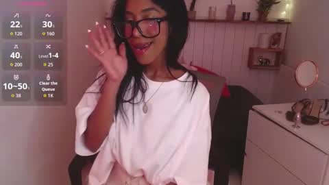 Snapshot of leilaebony_ chatting on September 13, 1:44 pm leilaebony_ online show from September 13, 1:44 pm