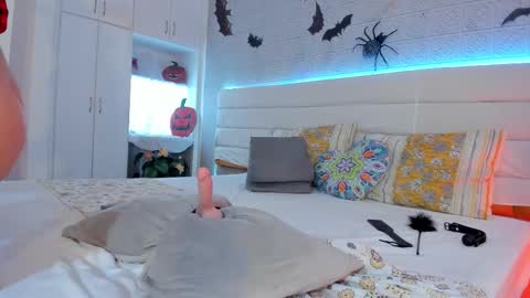   online show from October 31, 8:21 pm