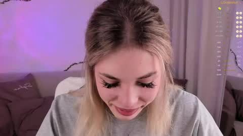 leilalafleur_ online show from May 3, 3:34 am