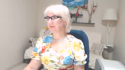 Leila Kinky online show from December 3, 7:21 am