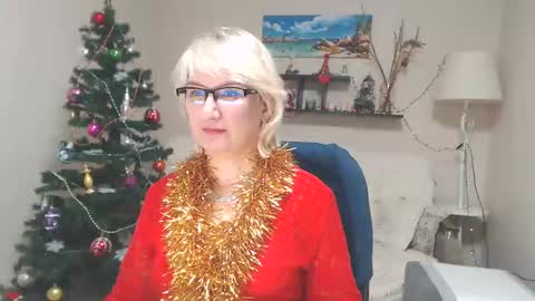 Leila Kinky online show from January 4, 11:11 am