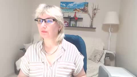 Leila Kinky online show from March 7, 6:02 am