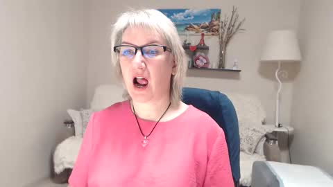 Leila Kinky online show from March 16, 7:01 am