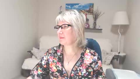 Snapshot of leilamays chatting on May 23, 5:34 am Leila Kinky online show from May 23, 5:34 am