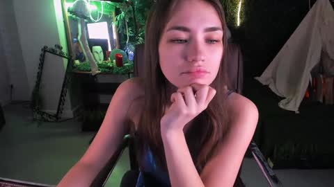 Snapshot of leilarai chatting on February 7, 9:47 am Leila Rai online show from February 7, 9:47 am