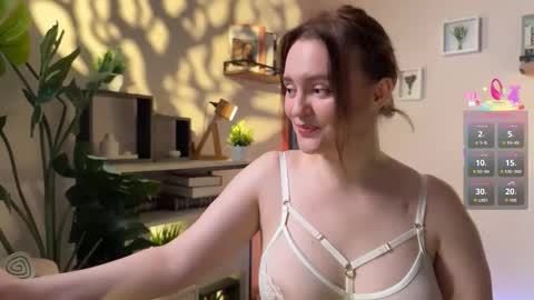 Lela online show from October 23, 3:00 pm