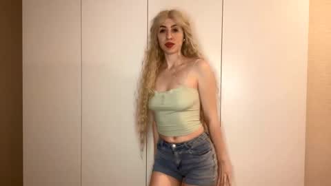 Snapshot of leliateoh chatting on February 28, 5:03 pm Clare online show from February 28, 5:03 pm