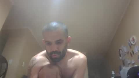 Snapshot of lelvinarm chatting on February 3, 11:58 pm lelvinarm online show from February 3, 11:58 pm