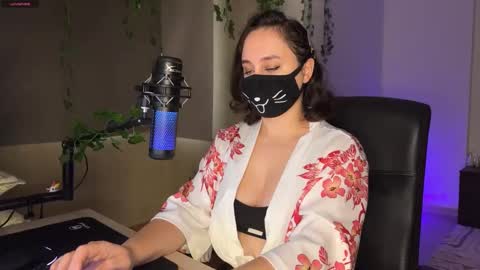 Lemi online show from November 12, 4:29 pm