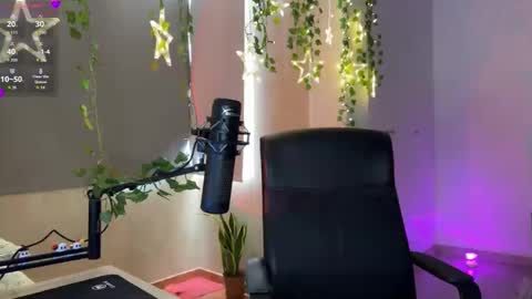 Lemi online show from December 16, 2:44 pm