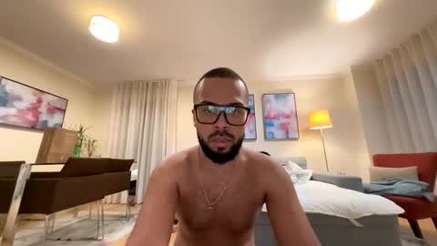 Snapshot of lemus_cat chatting on March 3, 12:50 am lemus_cat online show from March 3, 12:50 am