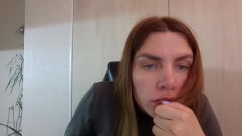 lena6122000 online show from May 30, 2:25 pm