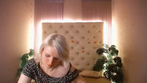 Lena online show from January 30, 2:15 pm