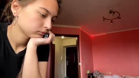 Hellomy name is Natalyits my first day here nice to meet you Give me 50 thumbs ups online show from April 15, 1:51 pm