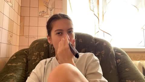 Hellomy name is Natalyits my first day here nice to meet you Give me 50 thumbs ups online show from April 25, 8:28 am