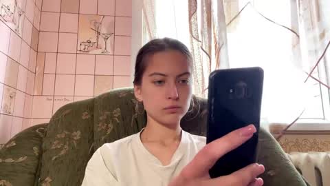 Hellomy name is Natalyits my first day here nice to meet you Give me 50 thumbs ups online show from April 25, 1:41 pm